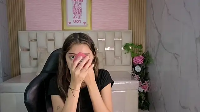Snapshot of veronicaa_s chatting on 21, 5, 2026 veronicaa s online show from 21, 5, 2026