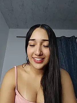 Snapshot of isabellaHill2 chatting on 2, 5, 2026 isabellaHill2 online show from 2, 5, 2026