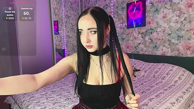 Snapshot of LizzyMooore chatting on 22, 4, 2026 LizzyMooore online show from 22, 4, 2026