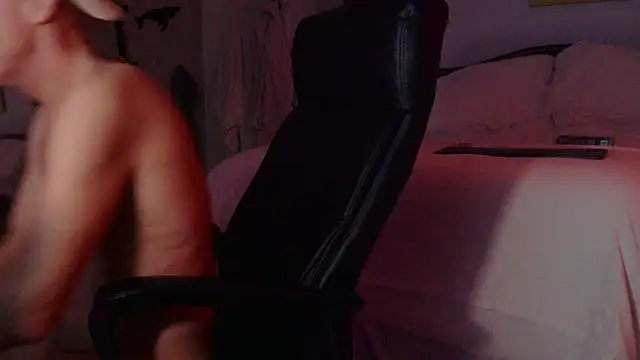 Kristopherbbb online show from 28, 4, 2026