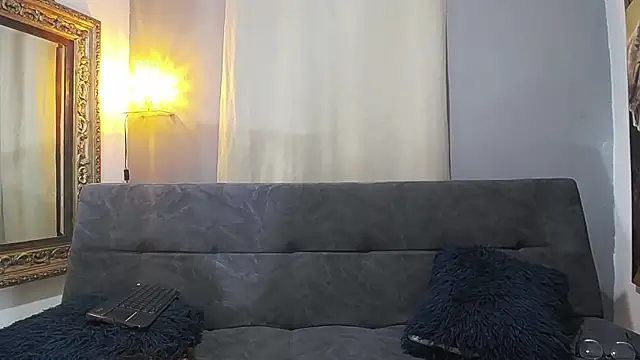 Snapshot of issi_belle__ chatting on 25, 3, 2026 issi belle online show from 25, 3, 2026