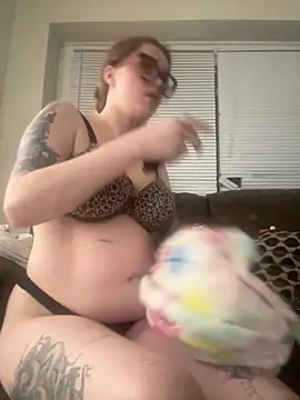 Naughtykitten199 online show from 5, 4, 2026