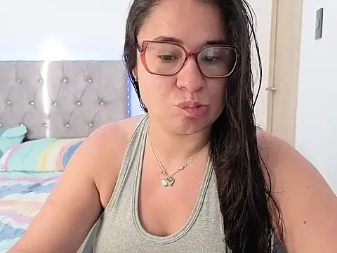 Snapshot of estrellajunior chatting on 13, 5, 2026 estrellajunior online show from 13, 5, 2026