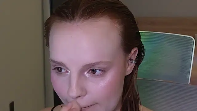 mollybossy online show from 12, 4, 2026