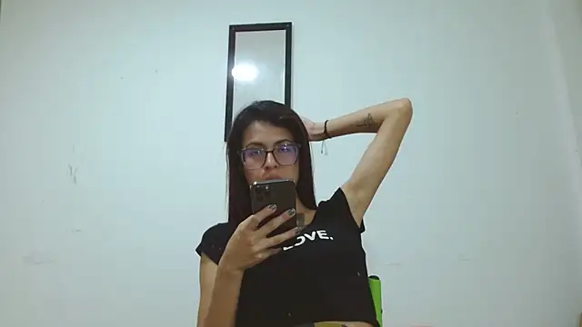 Emily Lopera online show from 16, 5, 2026