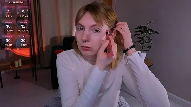 susie miu online show from 15, 4, 2026