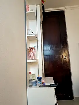 Mia Lauryn online show from 1, 4, 2026