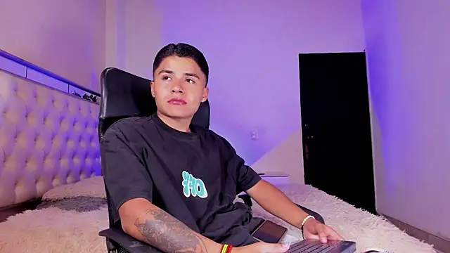 Liam Dustin online show from 24, 5, 2026