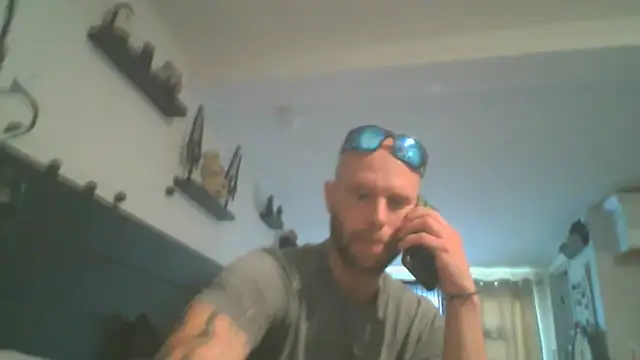 Snapshot of CaptCraker chatting on 3, 4, 2026 CaptCraker online show from 3, 4, 2026