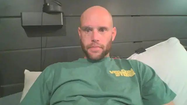 Snapshot of CaptCraker chatting on 4, 4, 2026 CaptCraker online show from 4, 4, 2026