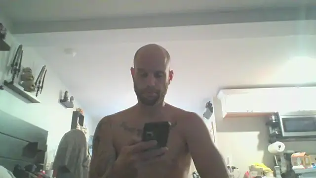 Snapshot of CaptCraker chatting on 5, 4, 2026 CaptCraker online show from 5, 4, 2026