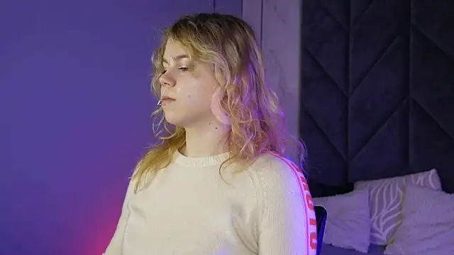 ElizabethVane online show from 20, 6, 2026