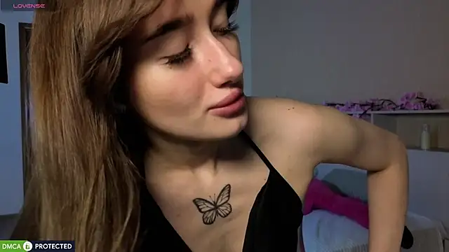 Snapshot of Lady_Sunrise12 chatting on 4, 7, 2026 Lady Sunrise12 online show from 4, 7, 2026
