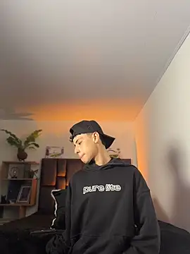 SebastianReed  online show from 5, 4, 2026