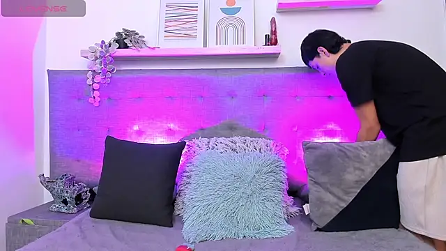 Andrew restrepoo online show from 19, 4, 2026