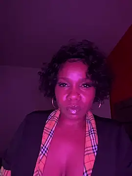 Snapshot of DeliciousBree chatting on 7, 8, 2026 DeliciousBree online show from 7, 8, 2026