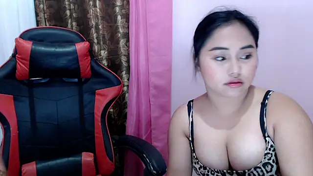 slut emerald22 online show from 6, 4, 2026