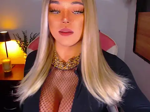 Zandralopez online show from 28, 3, 2026