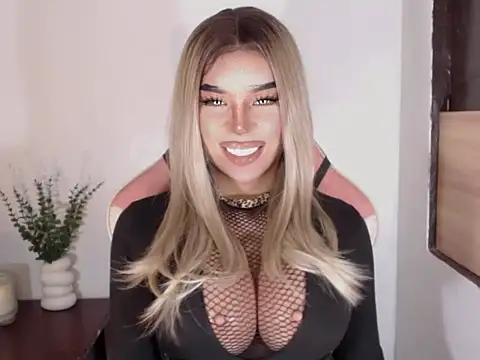 Zandralopez online show from 30, 3, 2026