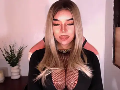 Zandralopez online show from 31, 3, 2026