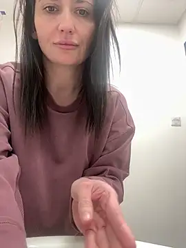 Siren  xxx online show from 2, 4, 2026