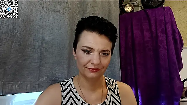 HotMamaQueen234 online show from 22, 5, 2026