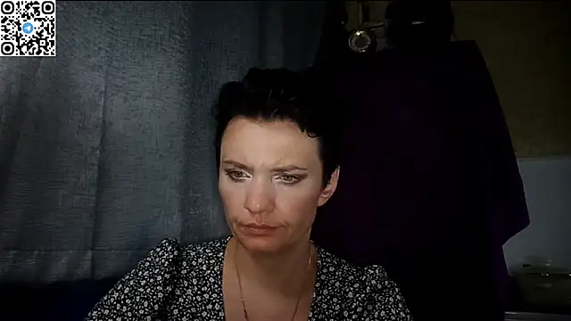 HotMamaQueen234 online show from 7, 6, 2026