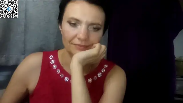 HotMamaQueen234 online show from 11, 6, 2026
