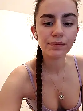 Snapshot of starlight_mo chatting on 4, 4, 2026 starlight mo online show from 4, 4, 2026