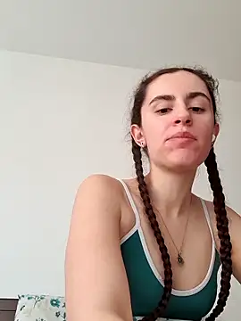 Snapshot of starlight_mo chatting on 5, 4, 2026 starlight mo online show from 5, 4, 2026