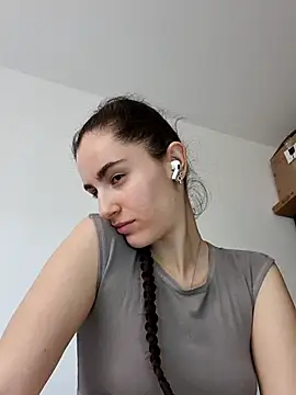 Snapshot of starlight_mo chatting on 6, 4, 2026 starlight mo online show from 6, 4, 2026