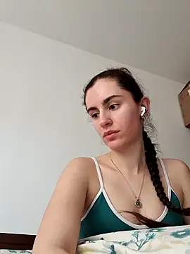 Snapshot of starlight_mo chatting on 8, 4, 2026 starlight mo online show from 8, 4, 2026