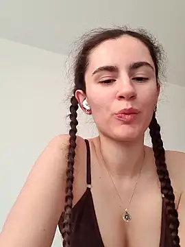 Snapshot of starlight_mo chatting on 10, 4, 2026 starlight mo online show from 10, 4, 2026