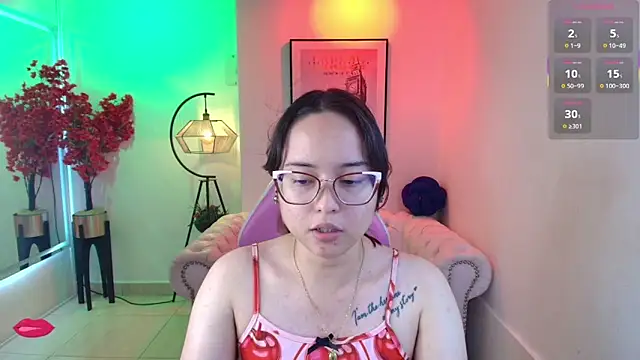 Snapshot of Shady_bug chatting on 7, 5, 2026 Shady bug online show from 7, 5, 2026