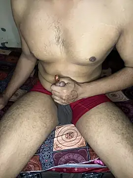 Snapshot of hotty_top chatting on 11, 5, 2026 hotty top online show from 11, 5, 2026