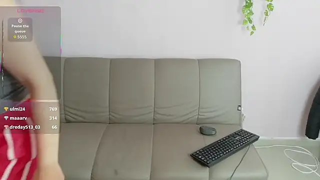 Snapshot of Zara_Fire chatting on 7, 5, 2026 Zara Fire online show from 7, 5, 2026