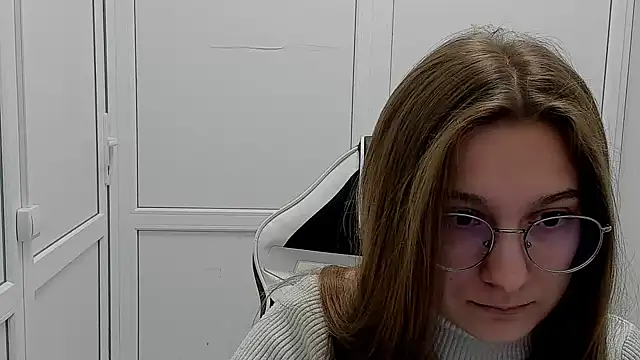 Mia kristal online show from 9, 4, 2026