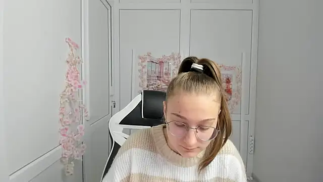 Snapshot of Mia_kristal chatting on 26, 5, 2026 Mia kristal online show from 26, 5, 2026