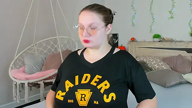 Snapshot of Virginia_Robinson chatting on 12, 6, 2026 Virginia Robinson online show from 12, 6, 2026