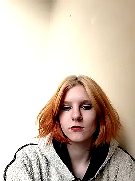 Snapshot of NinaParri chatting on 8, 4, 2026 NinaParri online show from 8, 4, 2026