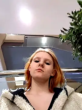 Snapshot of NinaParri chatting on 10, 4, 2026 NinaParri online show from 10, 4, 2026