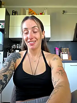 Snapshot of NicoleKaiser chatting on 9, 4, 2026 NicoleKaiser online show from 9, 4, 2026