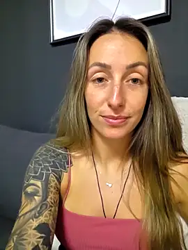 Snapshot of NicoleKaiser chatting on 28, 4, 2026 NicoleKaiser online show from 28, 4, 2026