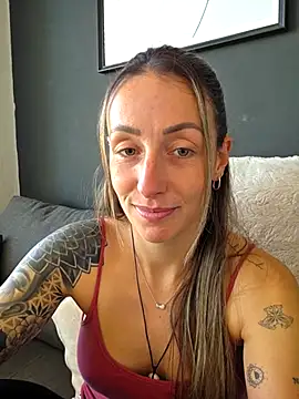 Snapshot of NicoleKaiser chatting on 30, 4, 2026 NicoleKaiser online show from 30, 4, 2026