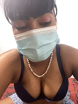 Snapshot of honeyi_babe chatting on 5, 8, 2026 honeyi babe online show from 5, 8, 2026