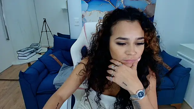 Rachelll Evans online show from 28, 3, 2026