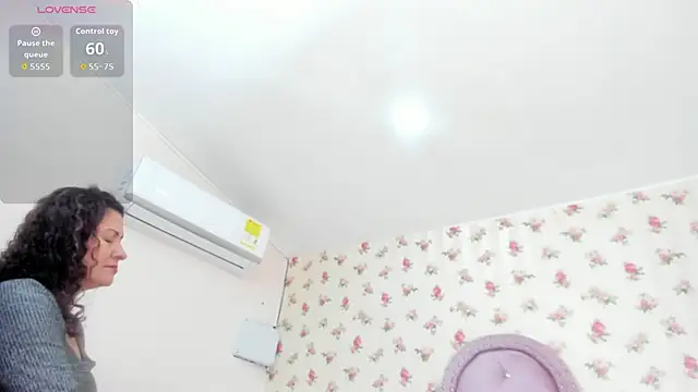 Snapshot of crystal_watson0 chatting on 4, 6, 2026 crystal watson0 online show from 4, 6, 2026