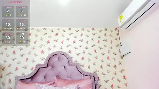 Snapshot of crystal_watson0 chatting on 16, 6, 2026 crystal watson0 online show from 16, 6, 2026