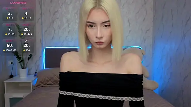 kittysocutie online show from 25, 4, 2026