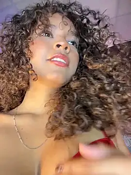 Snapshot of CurlyOopsieXXX chatting on 17, 4, 2026 CurlyOopsieXXX online show from 17, 4, 2026